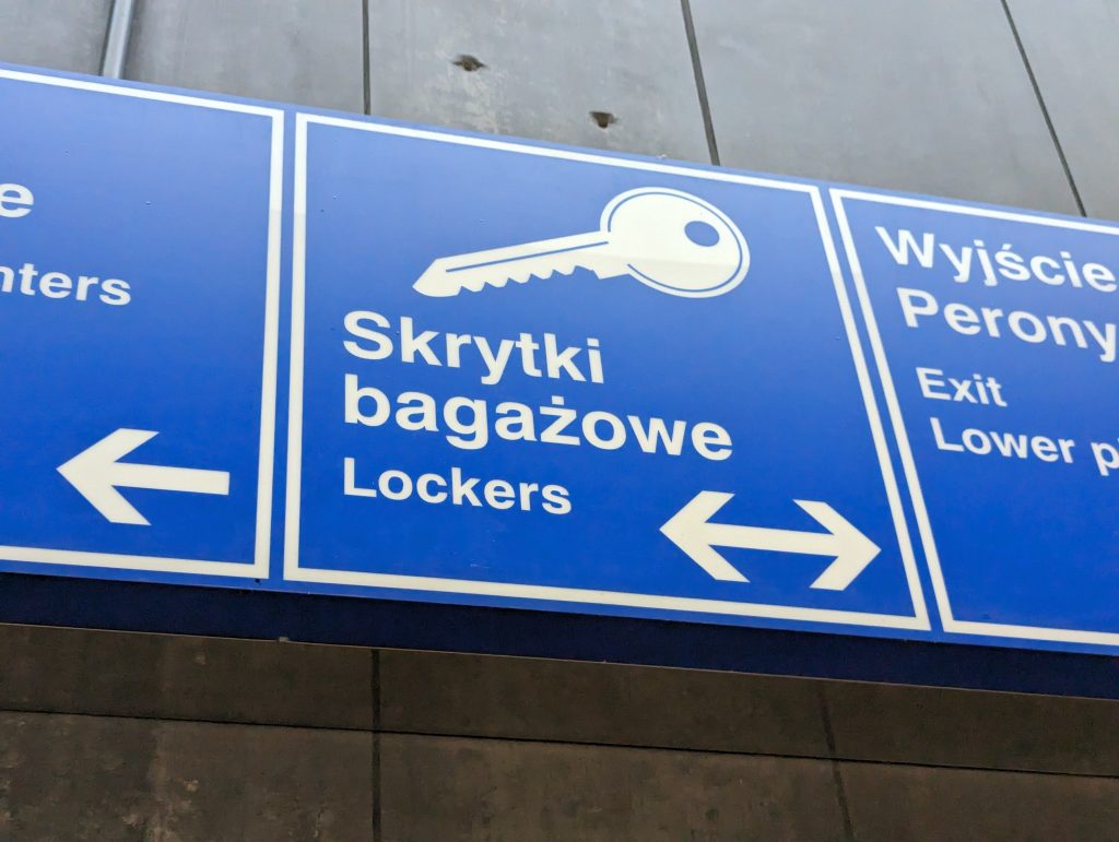 krakow luggage storage